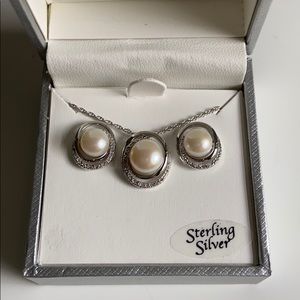 ✨NEW Stirling Silver Pearl Necklace & Earrings✨